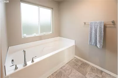 792 S 52nd Pl, Springfield, OR 97478 - Photo 22