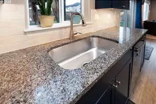 792 S 52nd Pl, Springfield, OR 97478 - Photo 12