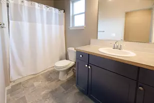 792 S 52nd Pl, Springfield, OR 97478 - Photo 16