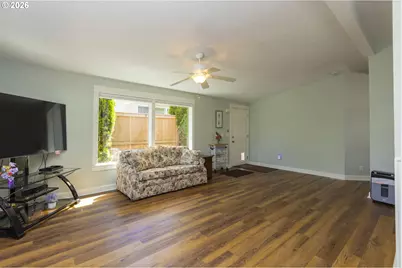 11584 SW Royal Villa Dr, Portland, OR 97224 - Photo 8
