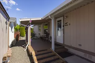 11584 SW Royal Villa Dr, Portland, OR 97224 - Photo 32