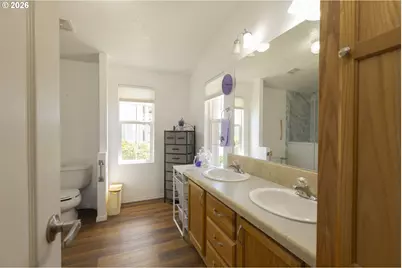 11584 SW Royal Villa Dr, Portland, OR 97224 - Photo 20