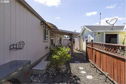 11584 SW Royal Villa Dr, Portland, OR 97224 - Photo 34