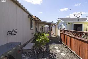 11584 SW Royal Villa Dr, Portland, OR 97224 - Photo 34
