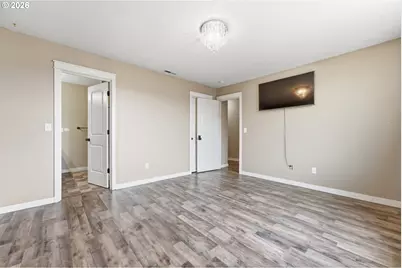 967 E 16th St, Lafayette, OR 97127 - Photo 14