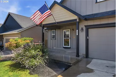 967 E 16th St, Lafayette, OR 97127 - Photo 2