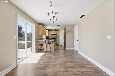 967 E 16th St, Lafayette, OR 97127 - Photo 6