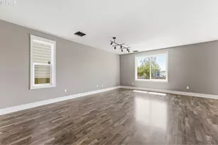 967 E 16th St, Lafayette, OR 97127 - Photo 4