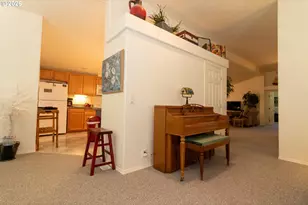 512 Robin Ln, Florence, OR 97439 - Photo 12