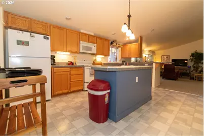 512 Robin Ln, Florence, OR 97439 - Photo 14