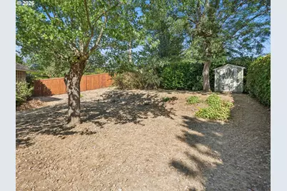 10426 SE Lincoln Ct, Portland, OR 97216 - Photo 36