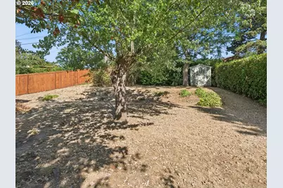 10426 SE Lincoln Ct, Portland, OR 97216 - Photo 34
