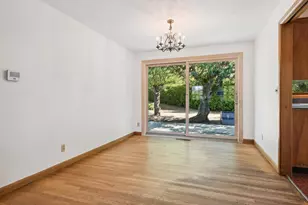 10426 SE Lincoln Ct, Portland, OR 97216 - Photo 8