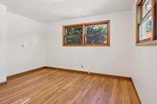10426 SE Lincoln Ct, Portland, OR 97216 - Photo 16