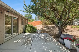 10426 SE Lincoln Ct, Portland, OR 97216 - Photo 32