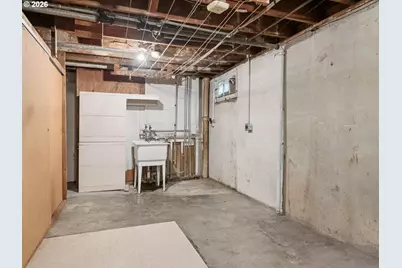 10426 SE Lincoln Ct, Portland, OR 97216 - Photo 32