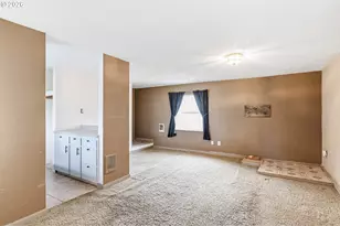 12510 SE Raymond St, Portland, OR 97236 - Photo 6