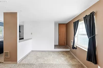 12510 SE Raymond St, Portland, OR 97236 - Photo 8