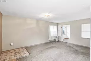 12510 SE Raymond St, Portland, OR 97236 - Photo 4