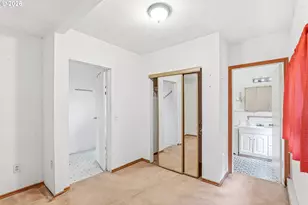 12510 SE Raymond St, Portland, OR 97236 - Photo 14