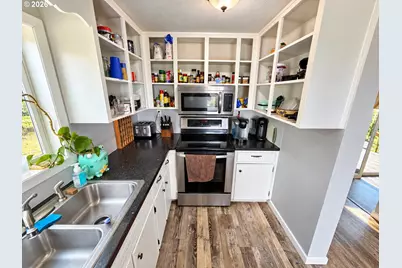 75101 Townsend Rd, Rainier, OR 97048 - Photo 10