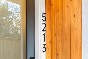 5213 SW Vacuna St, Portland, OR 97219 - Photo 2