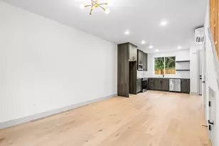 5213 SW Vacuna St, Portland, OR 97219 - Photo 4