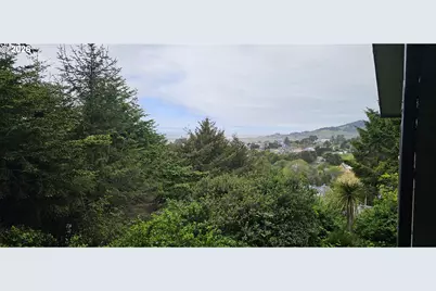 94268 6th St, Gold Beach, OR 97444 - Photo 8