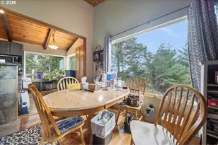 94268 6th St, Gold Beach, OR 97444 - Photo 18