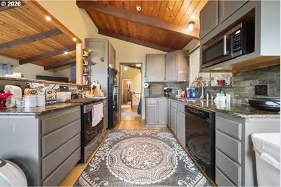 94268 6th St, Gold Beach, OR 97444 - Photo 12