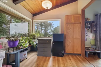 94268 6th St, Gold Beach, OR 97444 - Photo 14