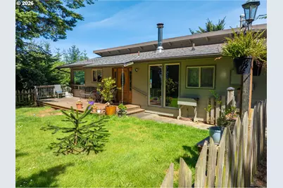 94268 6th St, Gold Beach, OR 97444 - Photo 4