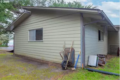 94268 6th St, Gold Beach, OR 97444 - Photo 40