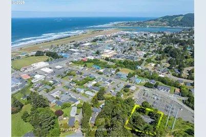 94268 6th St, Gold Beach, OR 97444 - Photo 2
