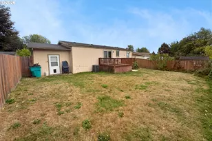1118 W C Ave, La Center, WA 98629 - Photo 16