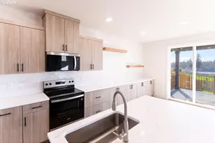 16009 Barlow Trl Ln, Oregon City, OR 97045 - Photo 8