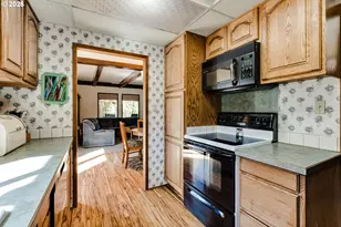 26408 Crow Rd, Eugene, OR 97402 - Photo 8