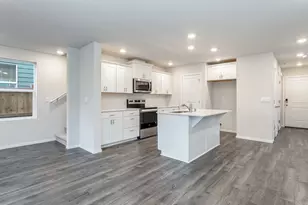 1617 NE 122nd Ct, Vancouver, WA 98684 - Photo 2