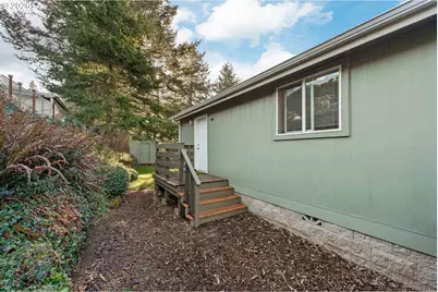 545 Queens Ave, Lakeside, OR 97449 - Photo 22