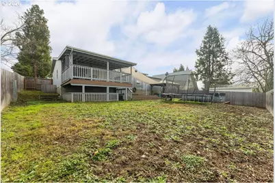 265 SE Grape Ave, Winston, OR 97496 - Photo 20