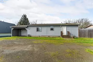 265 SE Grape Ave, Winston, OR 97496 - Photo 2