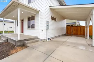 654 ST Charles Street, Eugene, OR 97402 - Photo 2