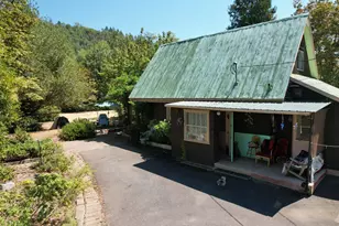 185 Ecklund St, Canyonville, OR 97417 - Photo 2