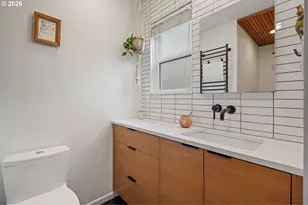 8110 SW Valley View Dr, Portland, OR 97225 - Photo 18