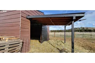 70724 Bear Creek Rd, Wallowa, OR 97885 - Photo 18