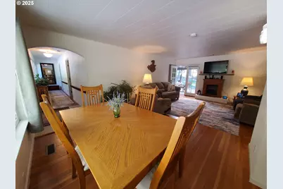 753 Albert Ave, Glendale, OR 97442 - Photo 8