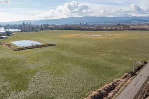 35308 Riverside Ln, Scappoose, OR 97056 - Photo 32