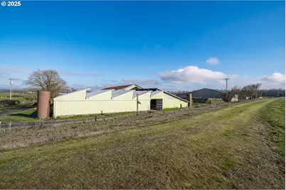 35308 Riverside Ln, Scappoose, OR 97056 - Photo 12