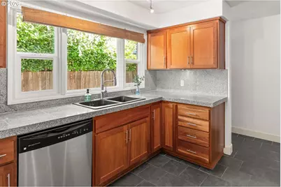 611 NE Church St #6, Portland, OR 97211 - Photo 12