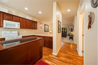 17484 SW November Ct, Beaverton, OR 97003 - Photo 10